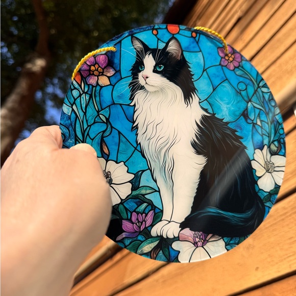 Elegant Black and White Tuxedo cat stained glass hanging - Picture 3 of 3